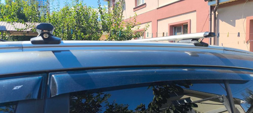 Аэродyги R4 на интегрированные рейлинги KIA Sportage 2010 - 2015г