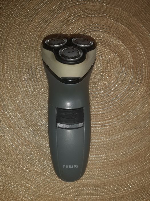 Електробритва Philips HQ 6900
