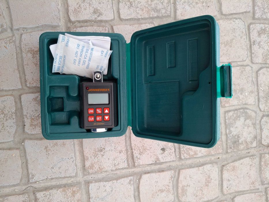 Medidor digital de torque 1/2" 20-200Nm Jonnesway T19200N