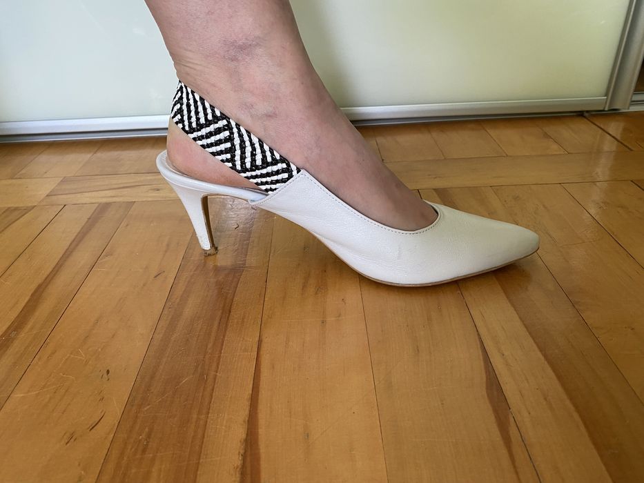 Szpilki Euro Moda skora naturalna