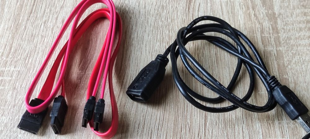 Various cables and connectors64552126542979121