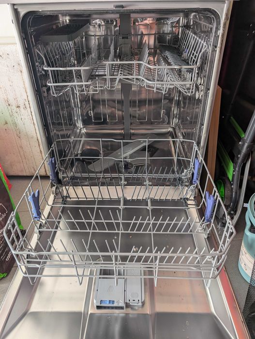 Máquina de lavar loiça Beko DFN26420X