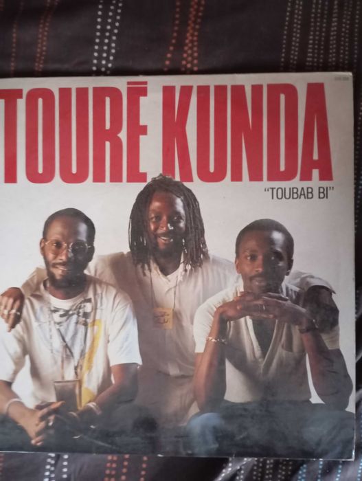 Vendo lote de vinis diversos, em bom estado