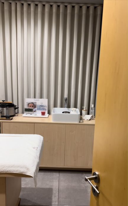 Alugo gabinete em frente ao mar