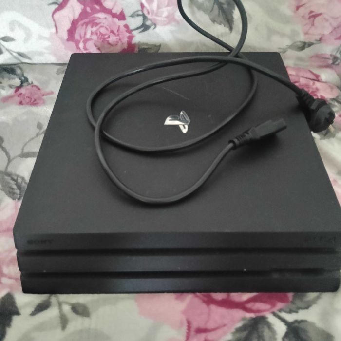 PlayStation 4 Pro gold hen