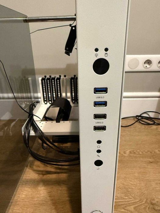 Корпус Thermaltake Core P3 White