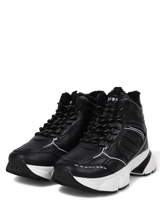 Зимові жіночі кросівки.