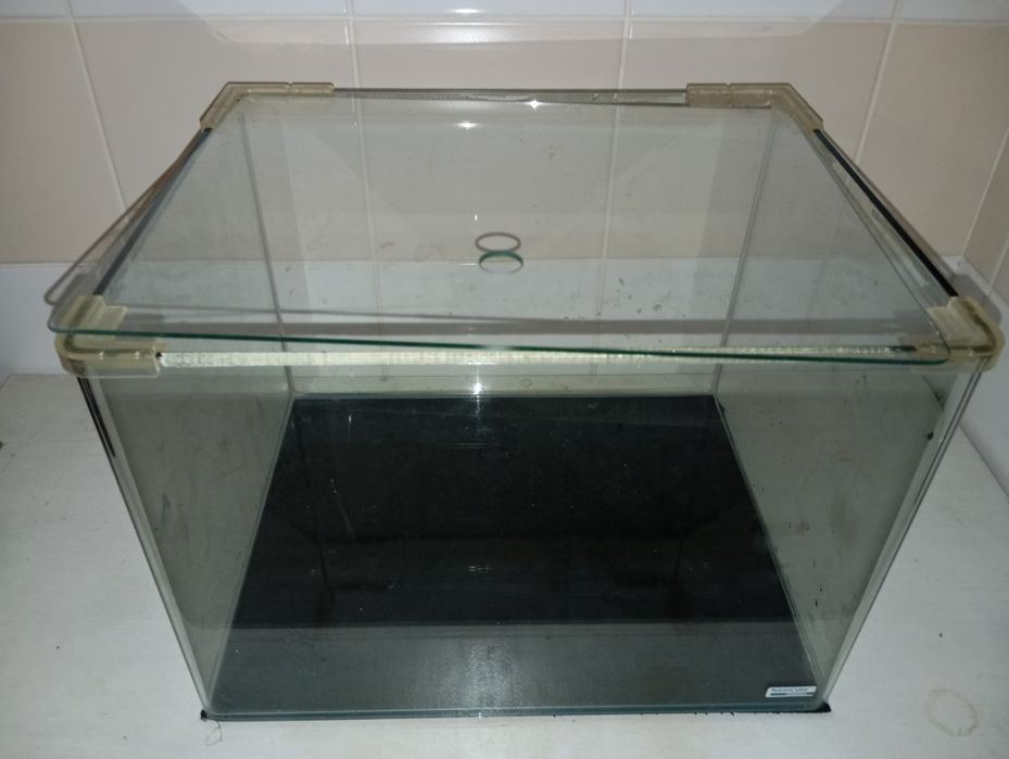 Vendo aquário tamanho médio