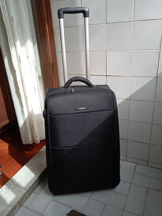 Mala de viagem como nova com 65 40 30 cm impecável .
