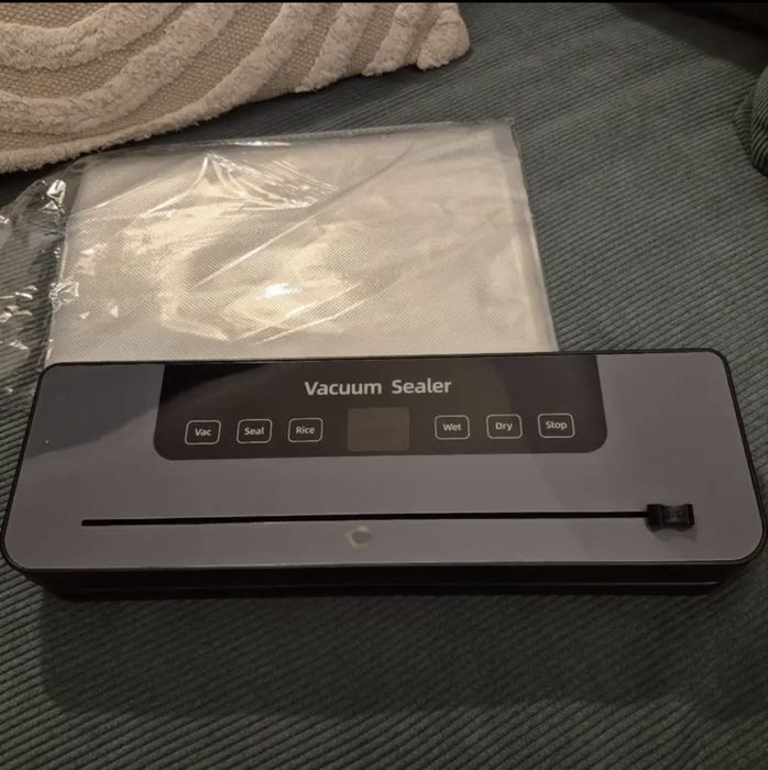 Вакууматор кухонний + 10 пакетів в комплекті.