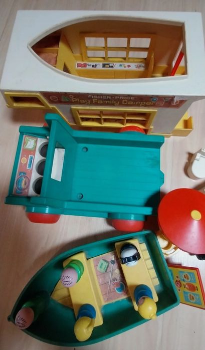 Brinquedo antigo Fisher Price Family Camper