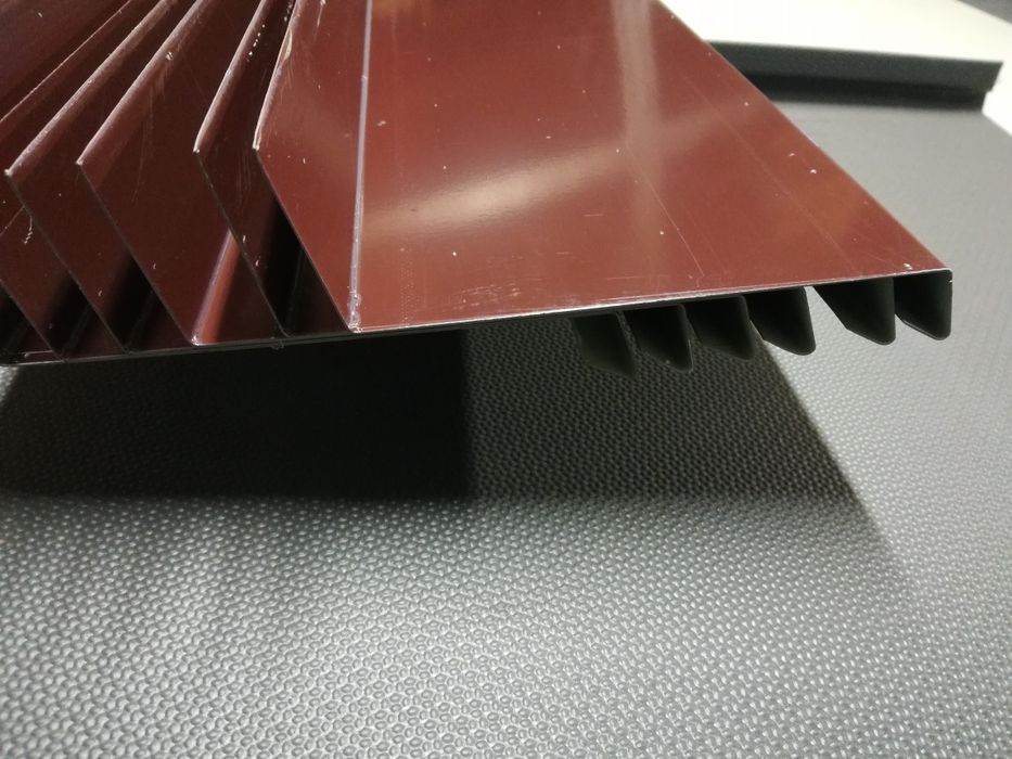 Pas nadrynnowy, okapowy, wiatrownice, obróbki dekarskie, parapety