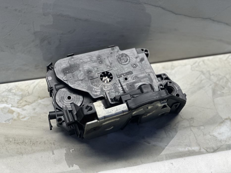 Замок Двері Водія БМВ Е90 Е91 П.Л Замок Дверний Передній Лівий BMW E91 E90