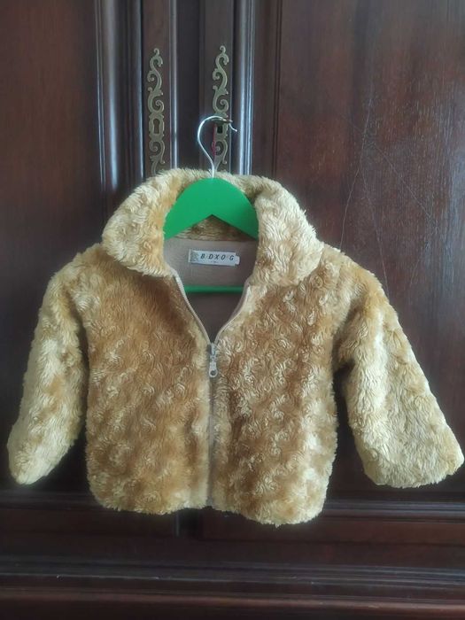 Продаётся шубка для девочки на возраст годик