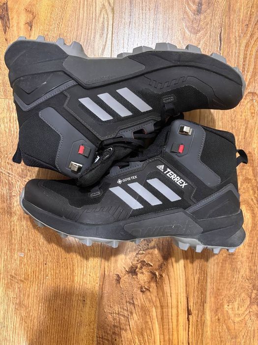 Зимові  Adidas terrex