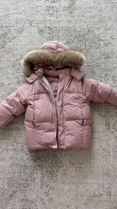 Куртка пуховик  Zara 116 для дівчини зимова пух перо. Зимняя детская куртка