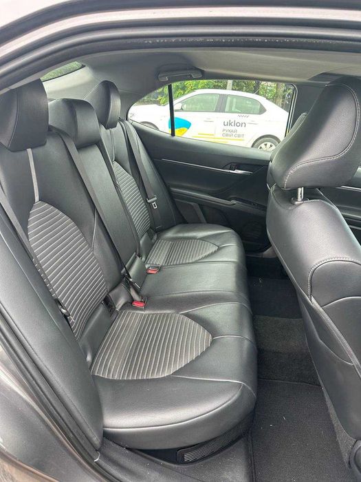 Оренда авто Camry 70 гібридна