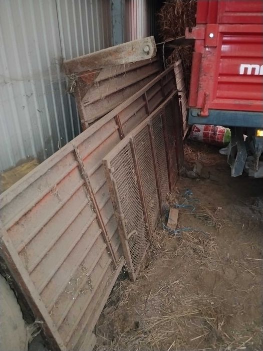 Taipais metálicos para reboque
