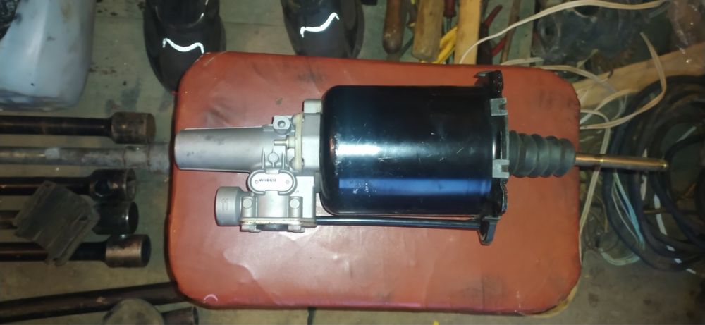 Пневмо - гидравлический усилитель для  вантажного авто