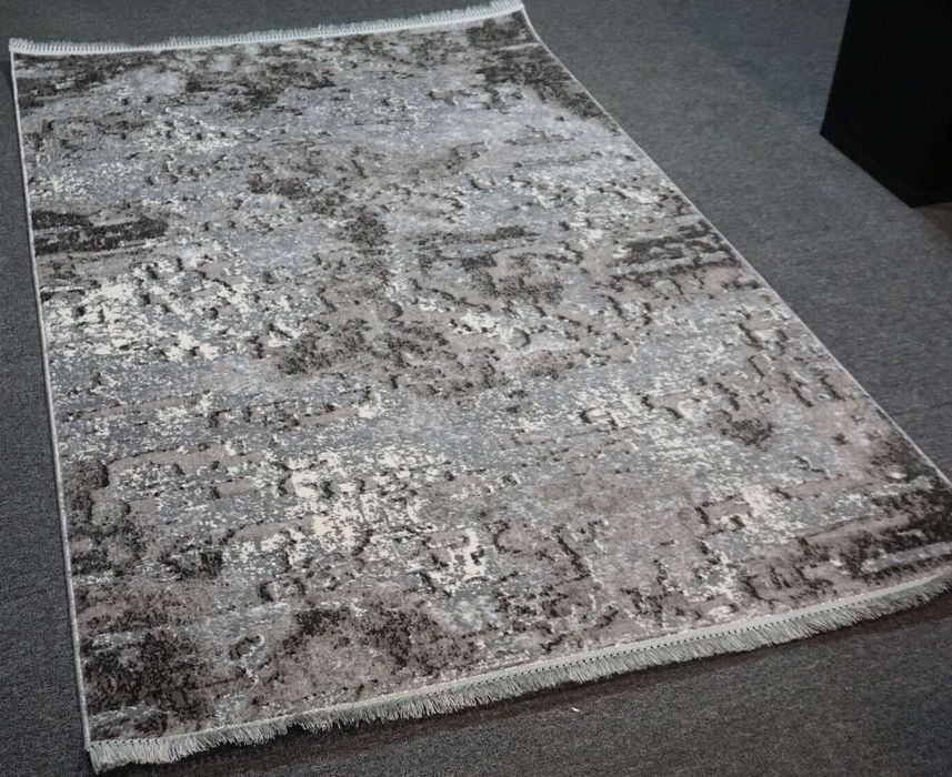 Сучасний килим або доріжка на підлогу