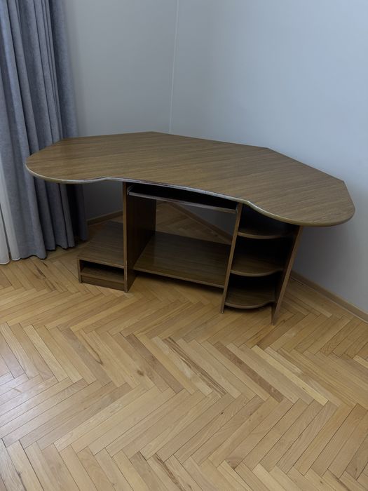 Стіл компʼютерний кутовий