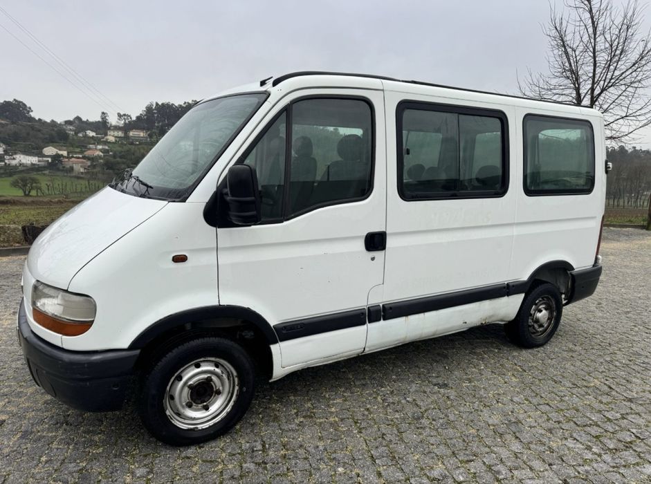 Renault Master  -  9 Lugares