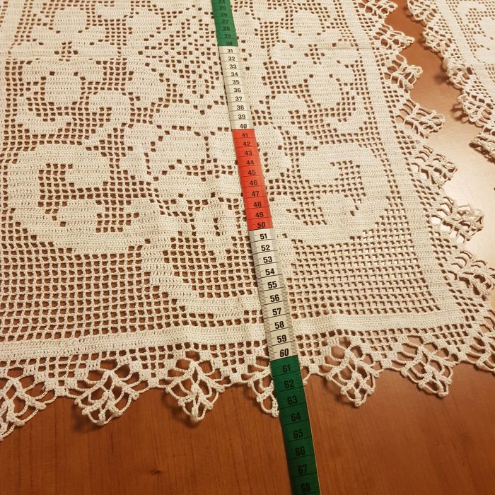 Conjunto de panos de renda feitos à mão