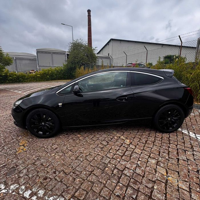 Opel Astra GTC 1.6 CDTI 110cv OPC Line | 12/2017 | Nacional
