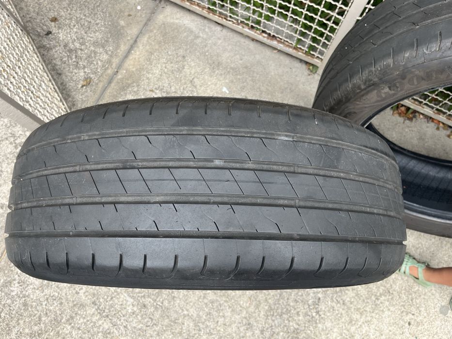 Pneus Goodyear 225/55 R19