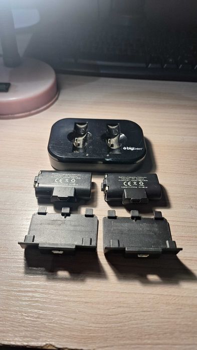 Ładowarka Bigben + akumulatory do xbox one komplet
