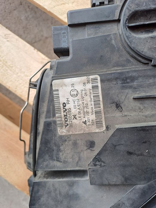 Lampy/Reflektory przód Volvo v50 lift