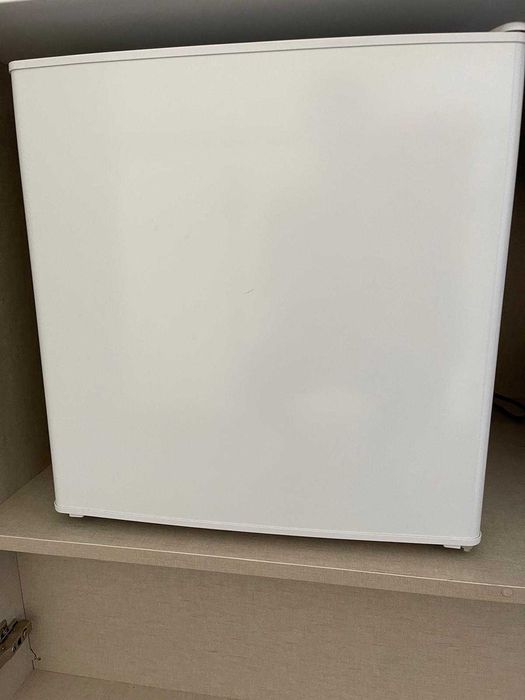 Frigorífico minibar 45 L, com congelador -  Branco