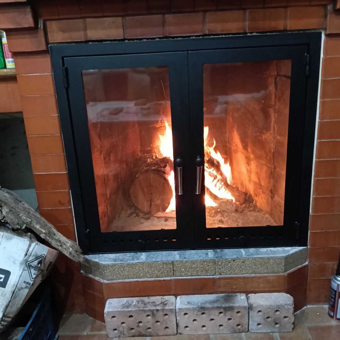 Вогнетривке скло, склокераміка, огнеупорное жаростойкое стекло в камин