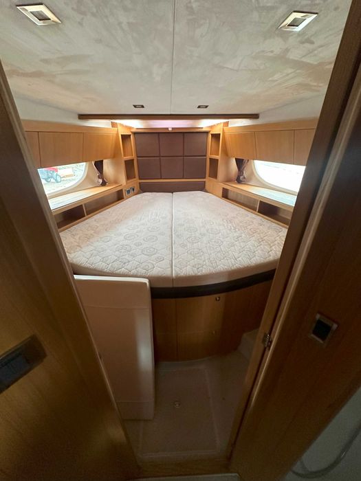 Продам моторну яхту Galeon 380 Fly