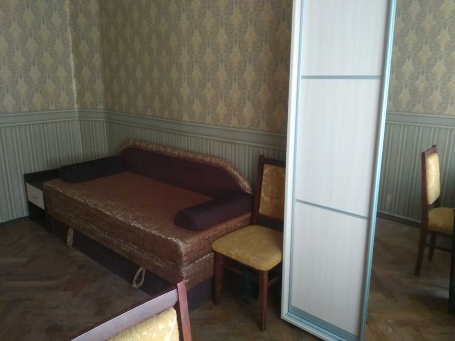 Сдам 3-х комн. квартиру в центре.