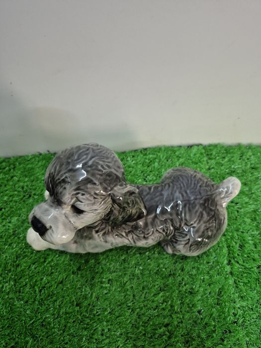 Duża porcelanowa figurka szczeniaka Pudelka GOEBEL