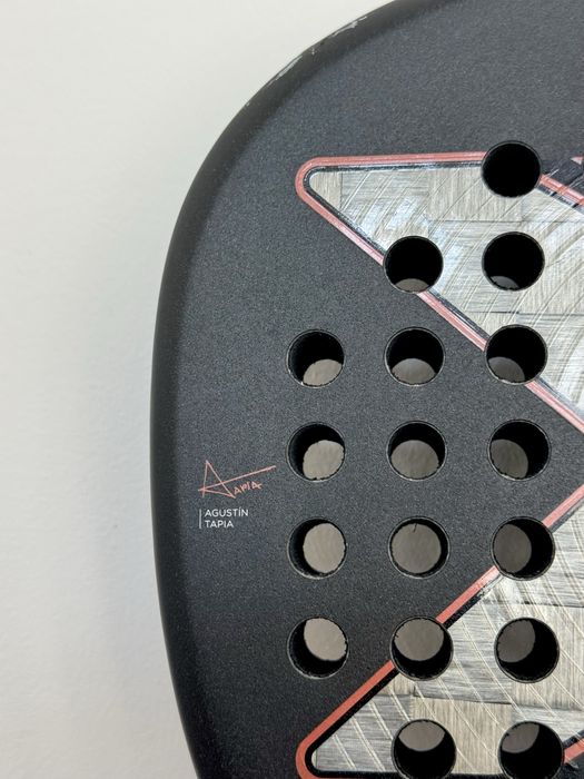 Raquete de Padel NOX AT10 Genius Attack 18K Alum de Agustin Tapia 2025