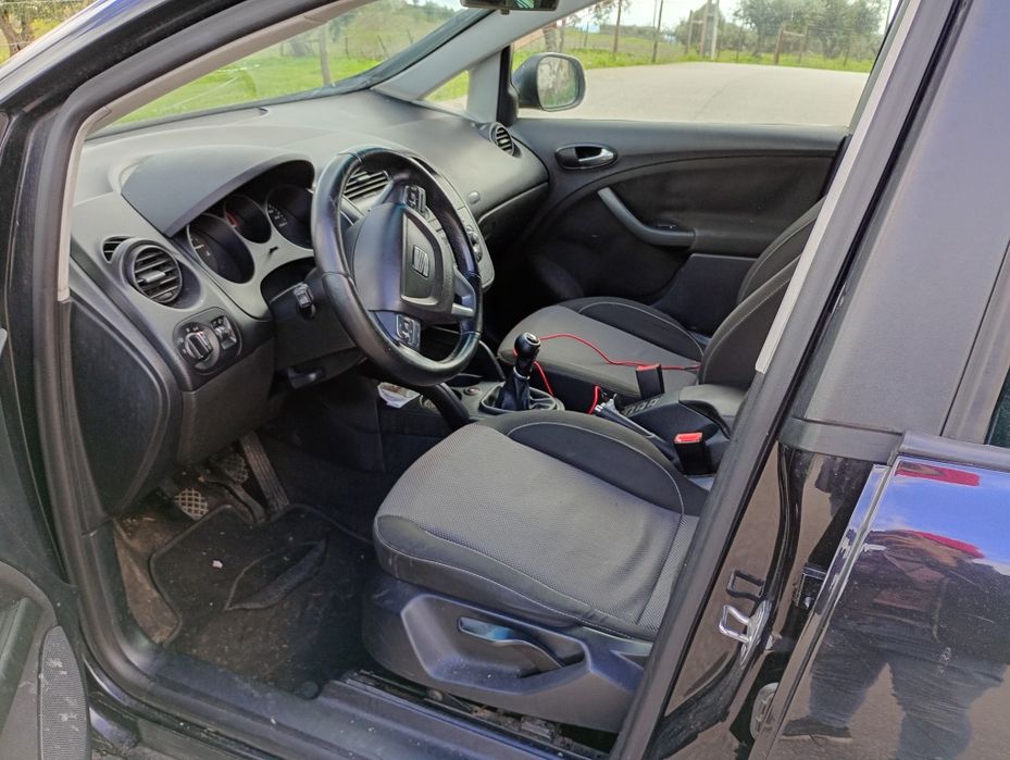 Vendo Urgente SEAT Altea XL 2010 1.6tdi Diesel