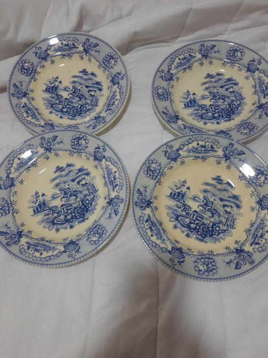 4 pratos cavalinho Sacavêm