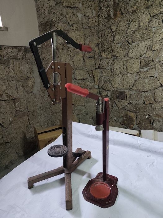 Máquinas manuais de colocar rolhas de vinho