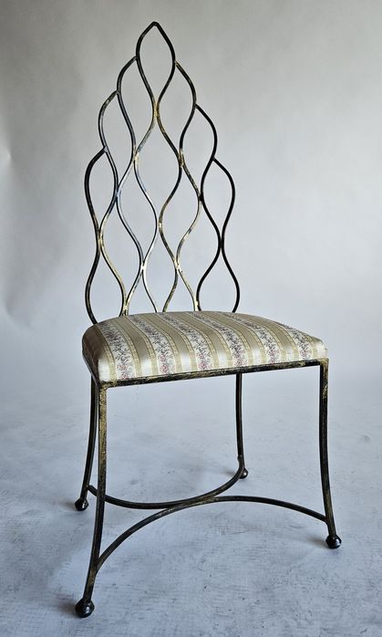 Krzesło metalowe satynowe obicie