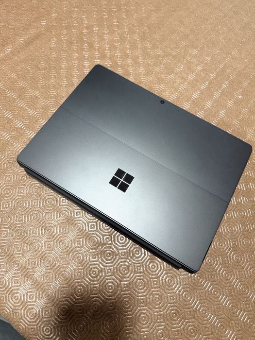 Microsoft Surface Pro 13” (8 meses de utilização)