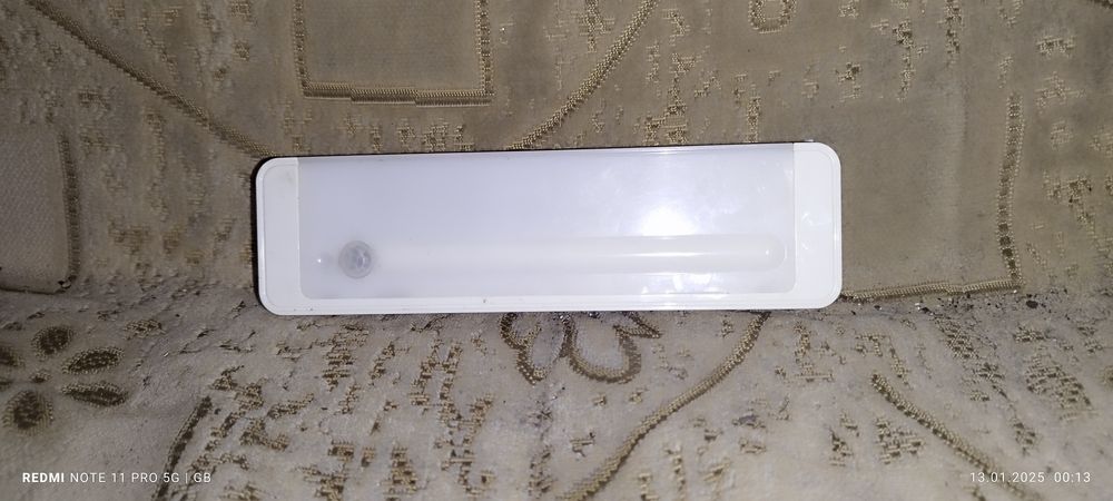 Sprzedam lampkę led z czujnikiem ruchu