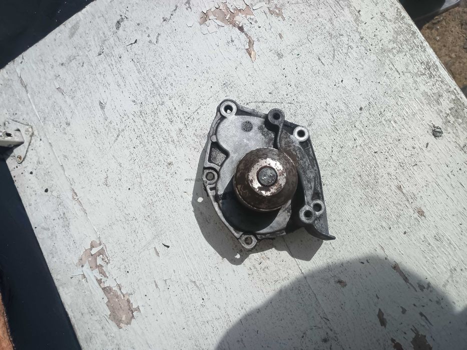 Водяной насос (помпа) 21010AW300  7701474435