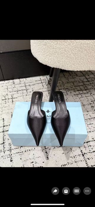 Мюлі Prada шльопанці