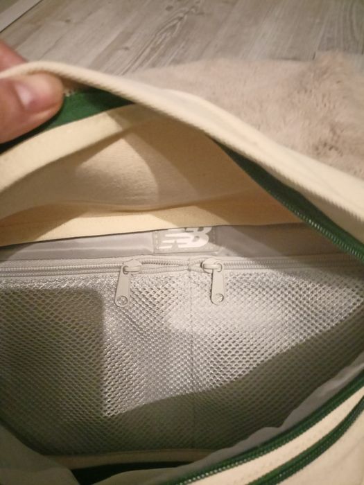 Sprzedam duża nerkę new balance