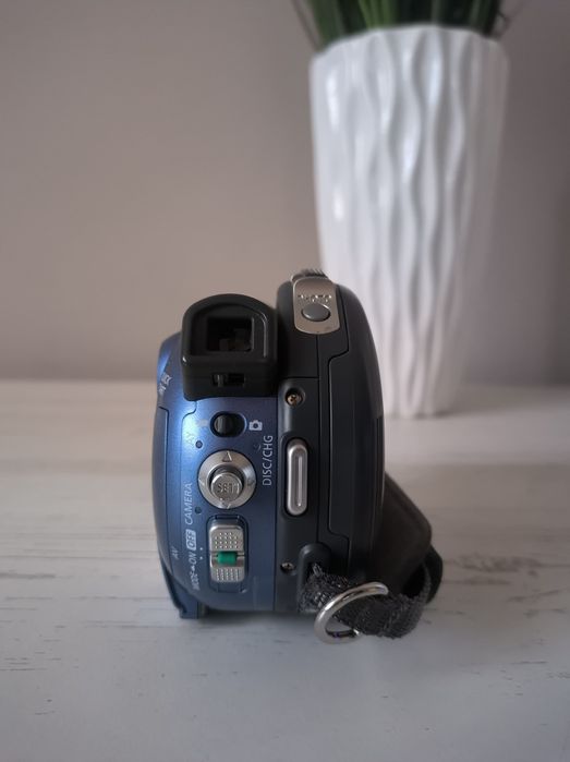 Canon DC210 DVD 35x optical zoom