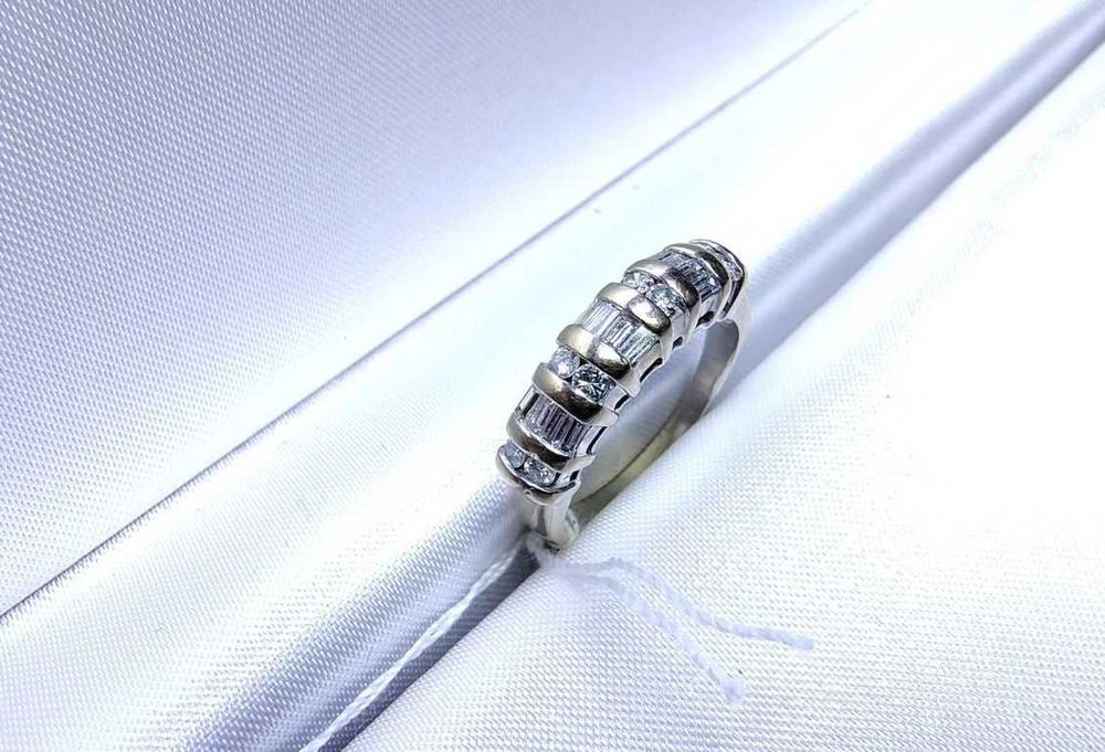 Pierścionek ze złota z brylantami - pr. 750