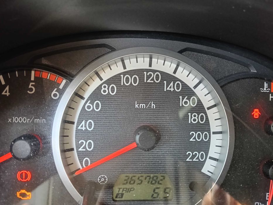 Trata se carrinha 7 lugares