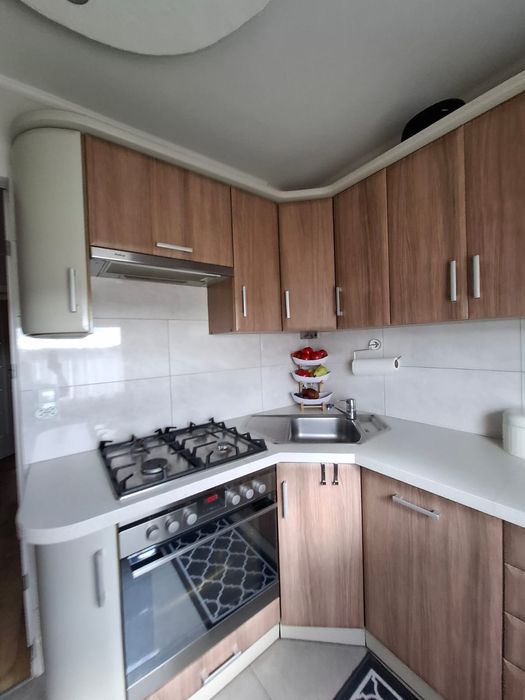 Kompletna kuchnia narożna z AGD (piekarnik, płyta, okap)